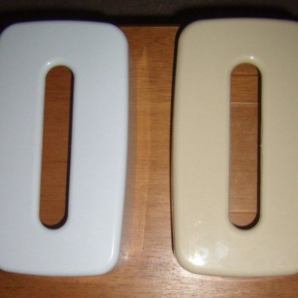 Vintage Tissue Kleenex Plastic Tan White Holder